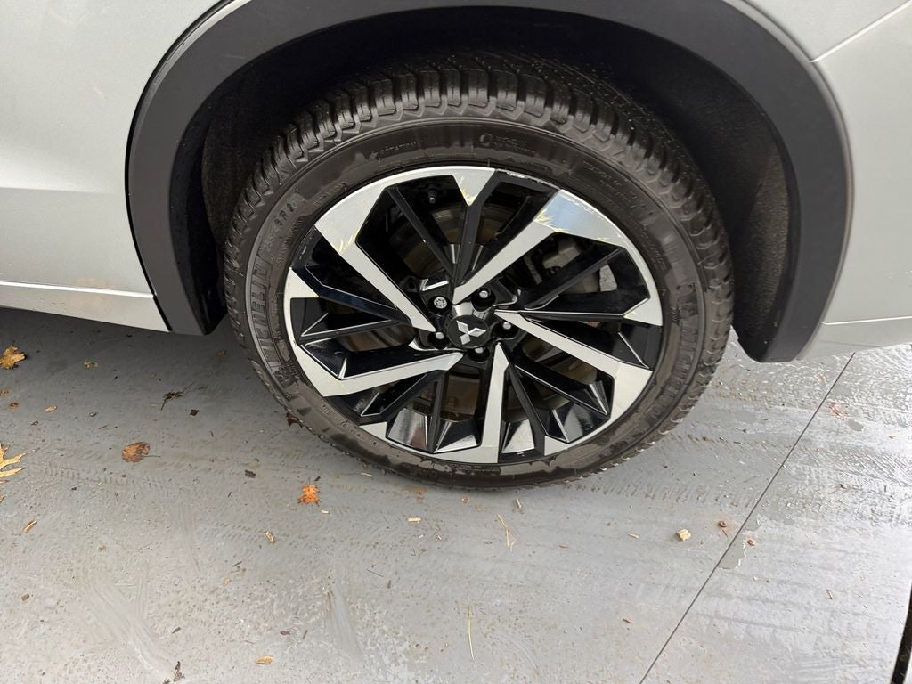 2023 Mitsubishi Outlander SEL