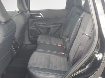 2026 Mitsubishi Outlander LE