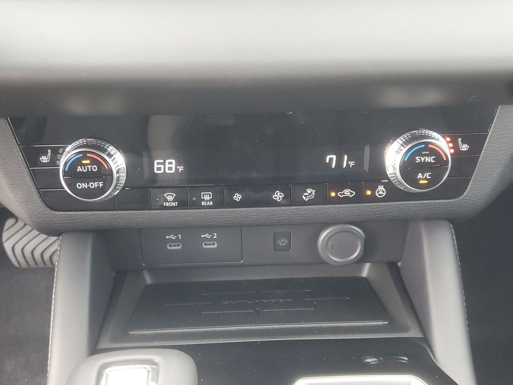 2026 Mitsubishi Outlander LE