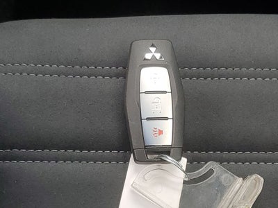 2026 Mitsubishi Outlander LE
