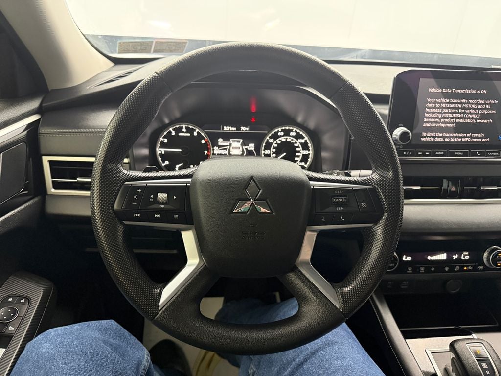 2023 Mitsubishi Outlander ES