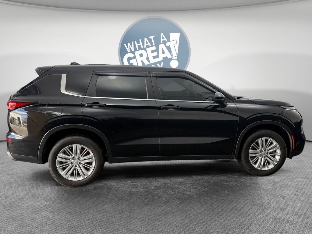 2023 Mitsubishi Outlander ES