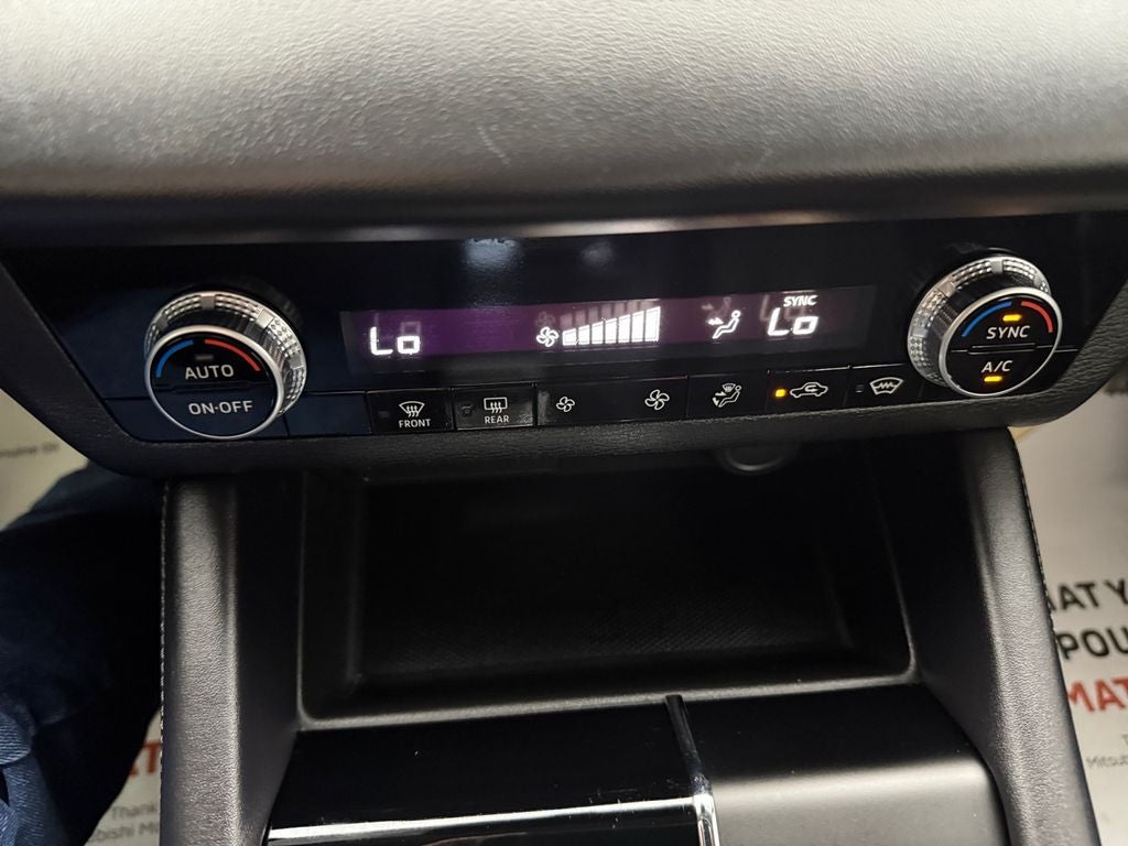 2023 Mitsubishi Outlander ES