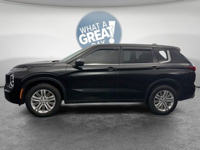 2023 Mitsubishi Outlander ES