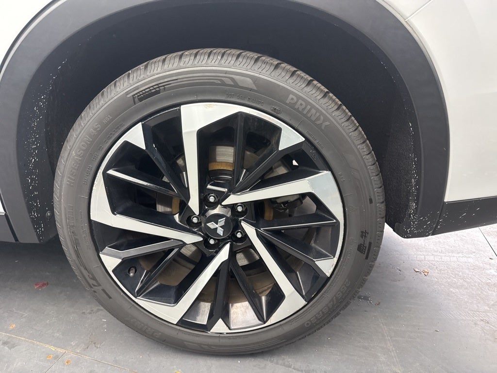 2022 Mitsubishi Outlander ES