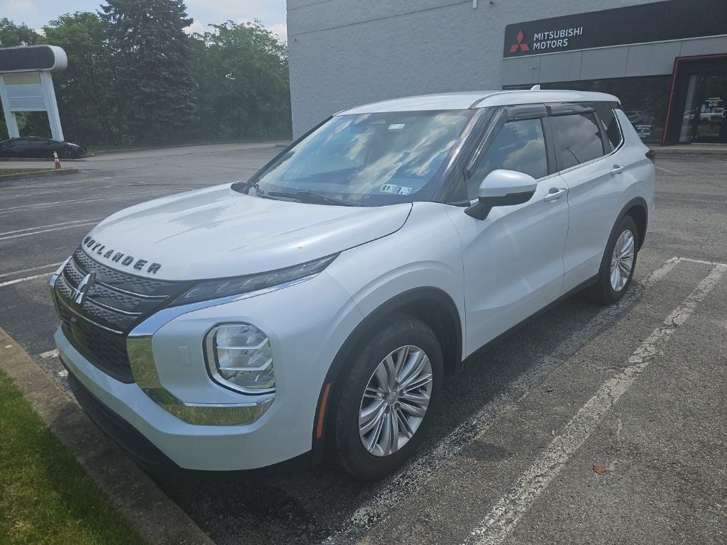 2023 Mitsubishi Outlander ES