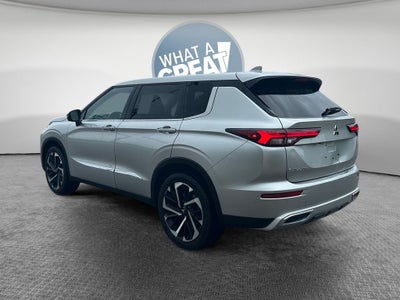 2022 Mitsubishi Outlander SE