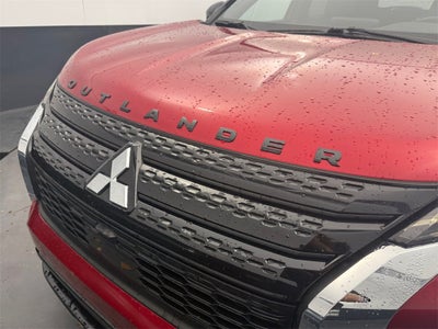 2022 Mitsubishi Outlander Black Edition