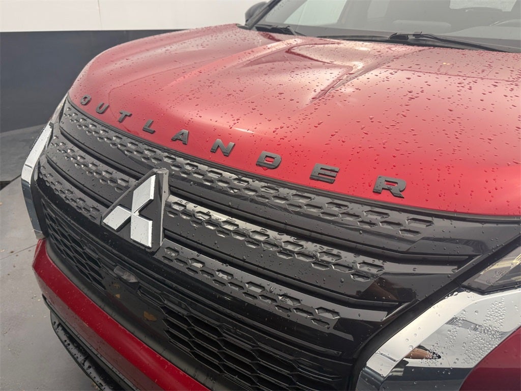 2022 Mitsubishi Outlander Black Edition