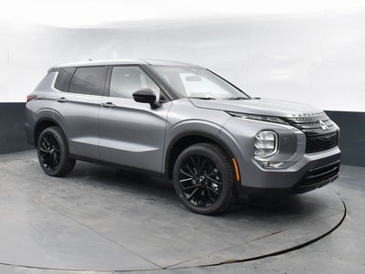 2023 Mitsubishi Outlander Base