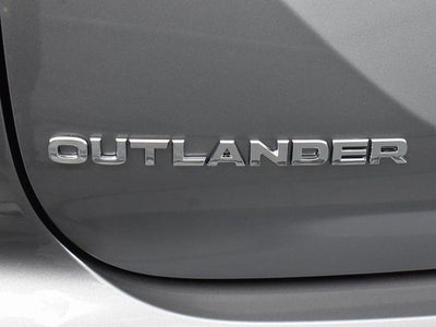 2023 Mitsubishi Outlander Base