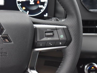 2023 Mitsubishi Outlander Base