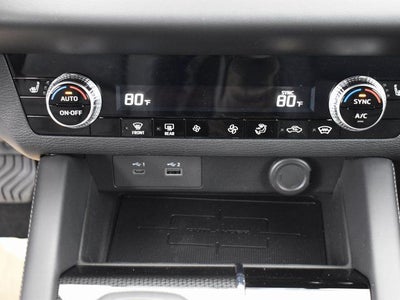 2023 Mitsubishi Outlander Base