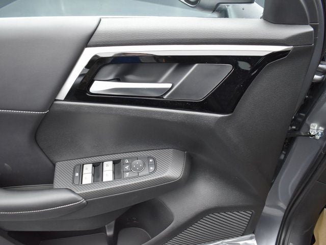 2023 Mitsubishi Outlander Base