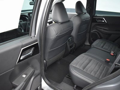 2023 Mitsubishi Outlander Base