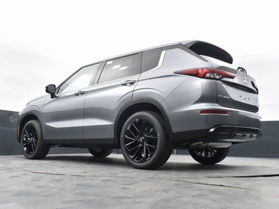 2023 Mitsubishi Outlander Base