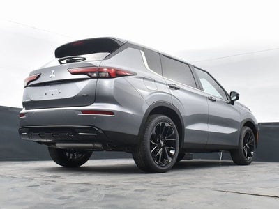 2023 Mitsubishi Outlander Base
