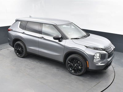 2023 Mitsubishi Outlander Base