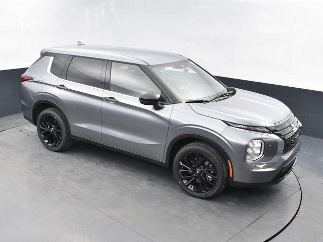 2023 Mitsubishi Outlander Base