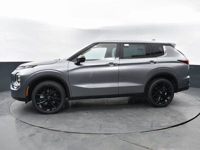 2023 Mitsubishi Outlander Base