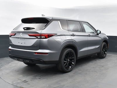 2023 Mitsubishi Outlander Base