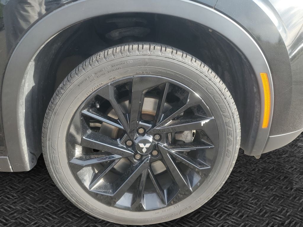 2022 Mitsubishi Outlander Base