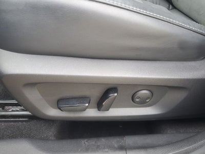 2022 Mitsubishi Outlander Base