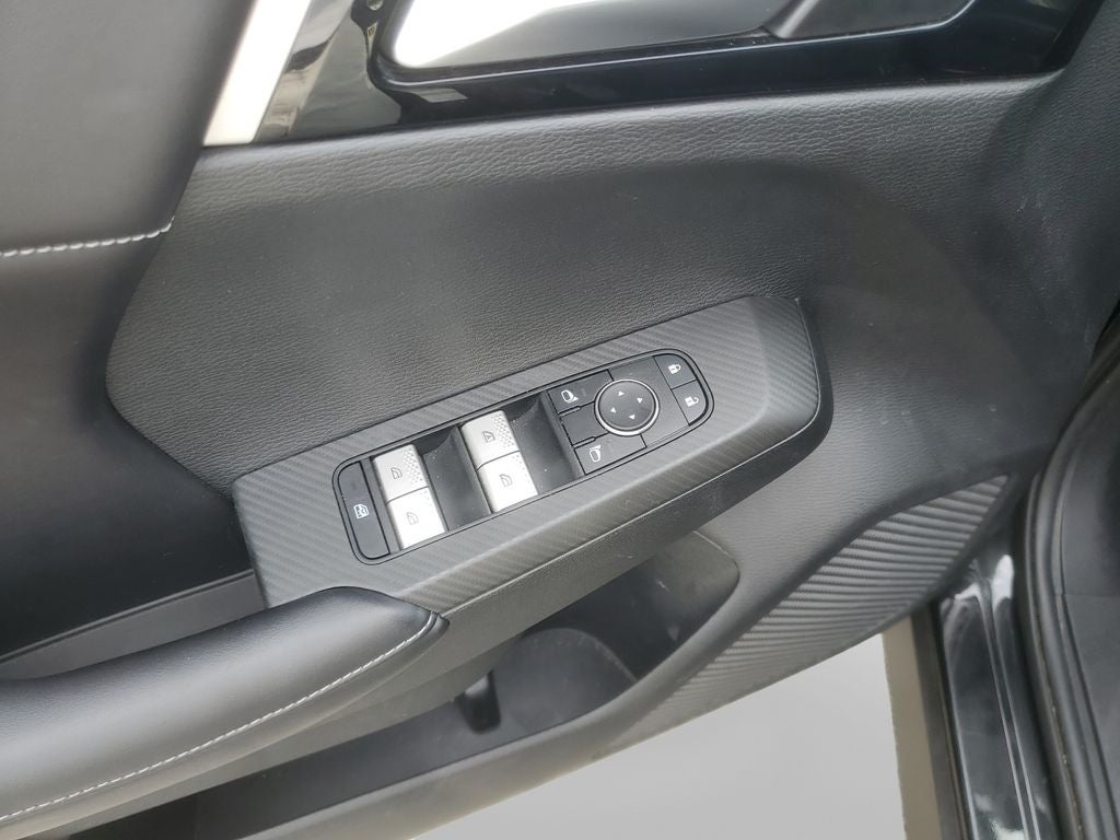 2022 Mitsubishi Outlander Base
