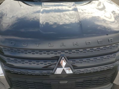 2022 Mitsubishi Outlander Base