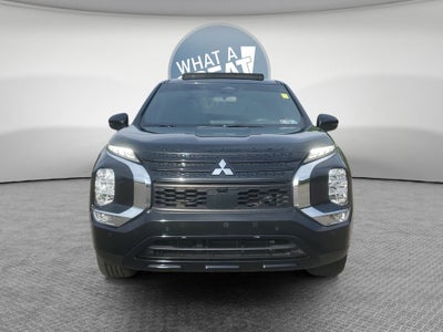 2022 Mitsubishi Outlander Base