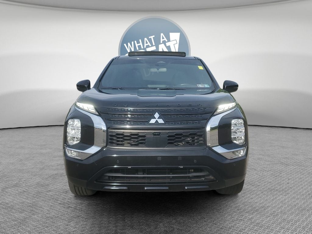 2022 Mitsubishi Outlander Base