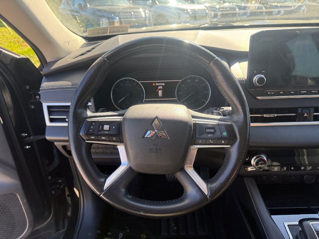 2022 Mitsubishi Outlander SE