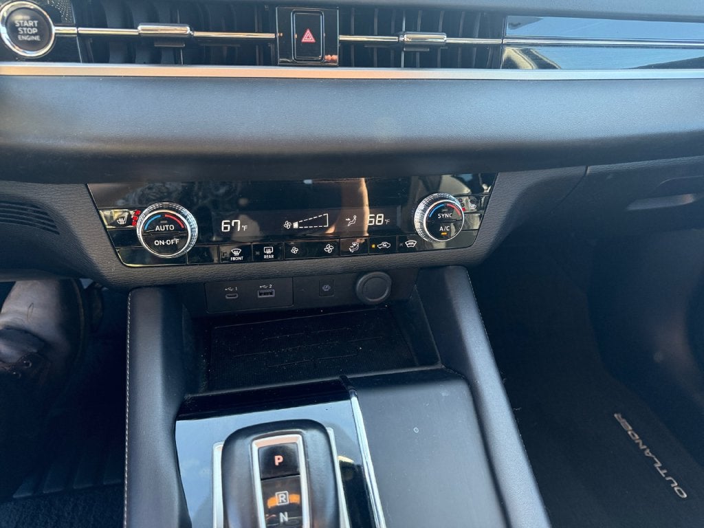 2022 Mitsubishi Outlander SE