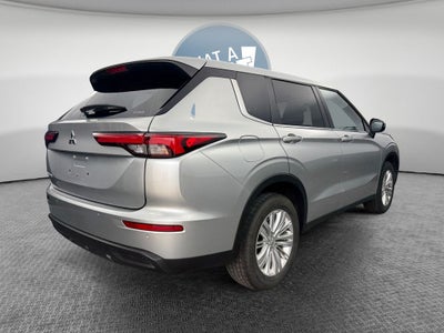 2024 Mitsubishi Outlander ES