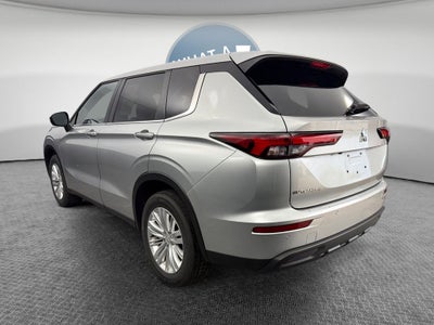 2024 Mitsubishi Outlander ES