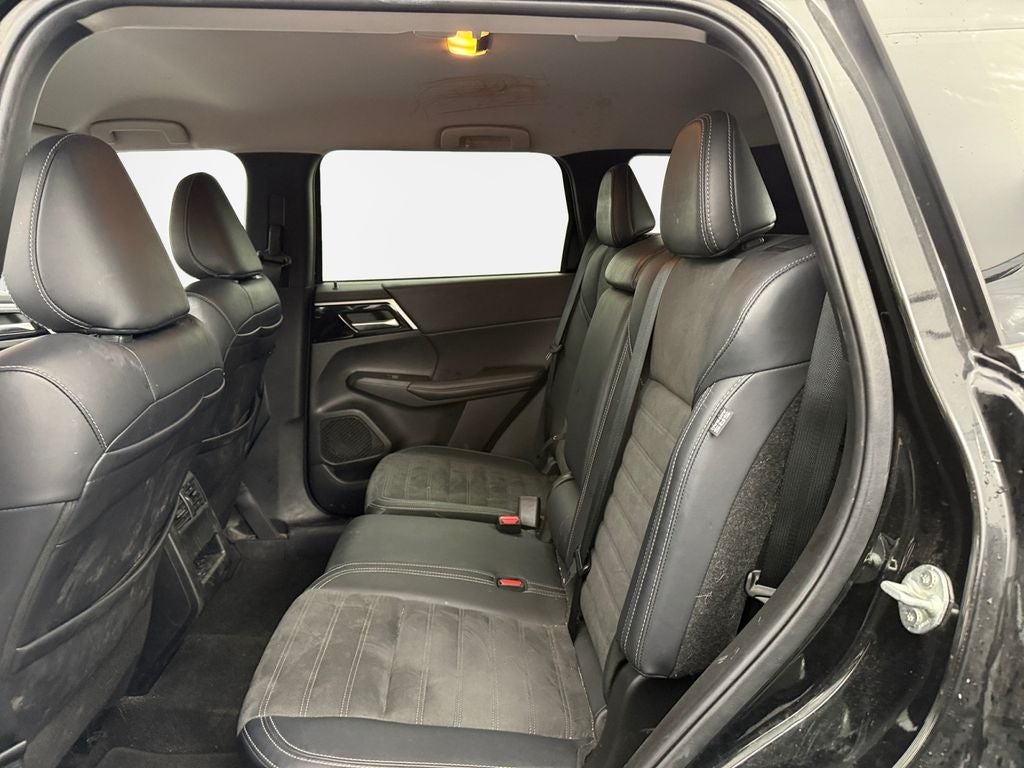 2023 Mitsubishi Outlander SE