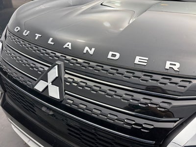2023 Mitsubishi Outlander SE