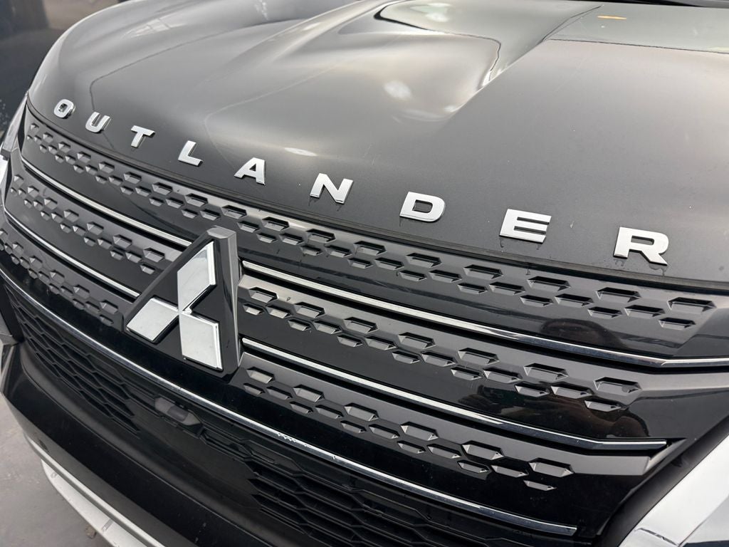 2023 Mitsubishi Outlander SE