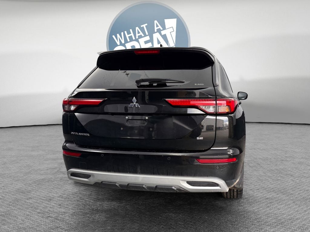 2023 Mitsubishi Outlander SE