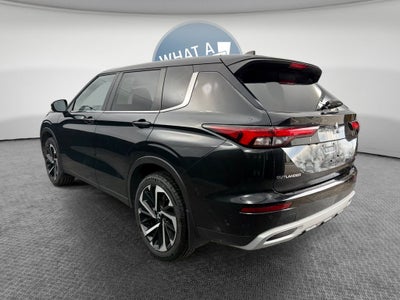 2023 Mitsubishi Outlander SE