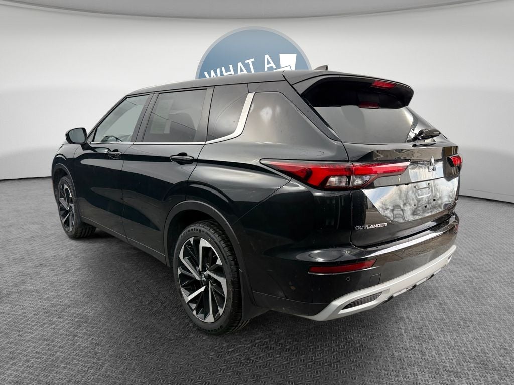 2023 Mitsubishi Outlander SE