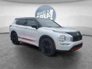 2023 Mitsubishi Outlander Base