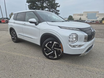 2022 Mitsubishi Outlander Base
