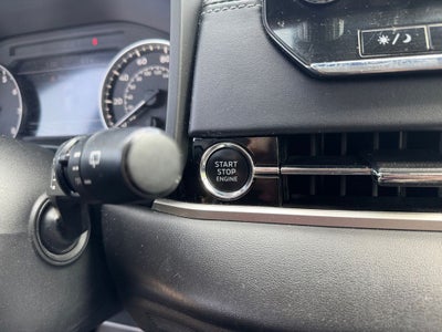 2022 Mitsubishi Outlander Base