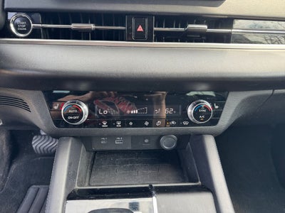 2022 Mitsubishi Outlander Base