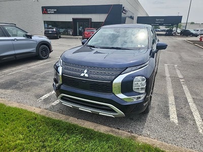 2022 Mitsubishi Outlander Base