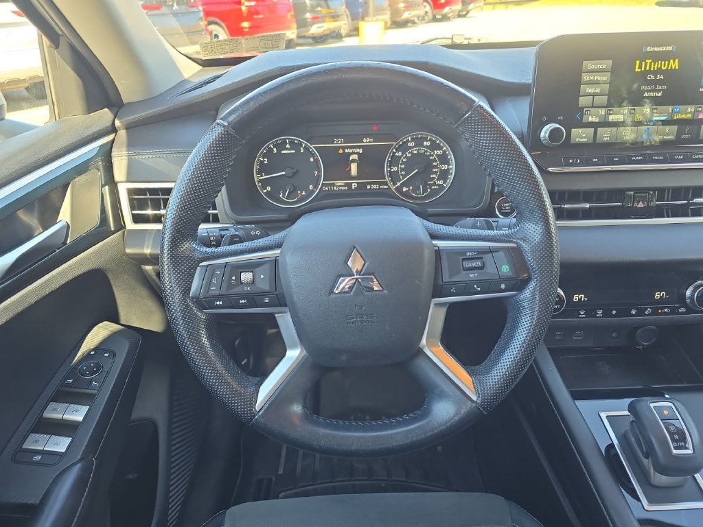 2022 Mitsubishi Outlander SE