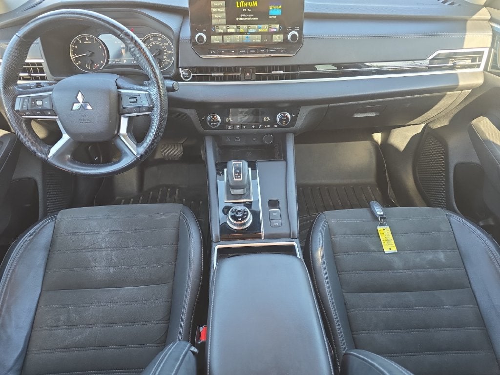 2022 Mitsubishi Outlander SE