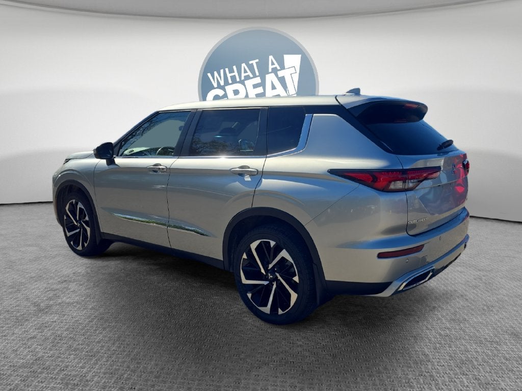 2022 Mitsubishi Outlander SE