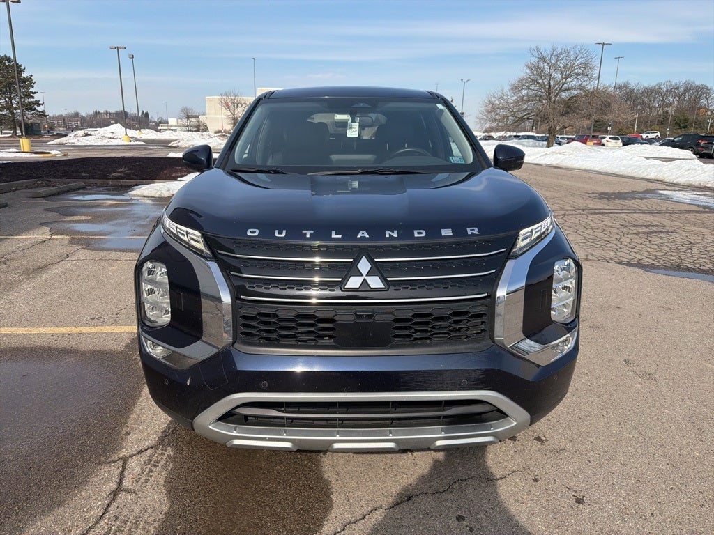 2022 Mitsubishi Outlander SE